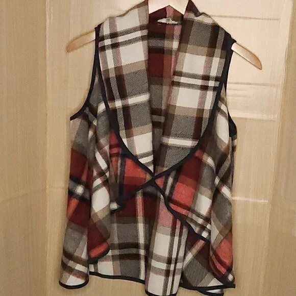 Altar'd State Cream Red Blue Flannel Plaid Vest Medium - Picture 1 of 7